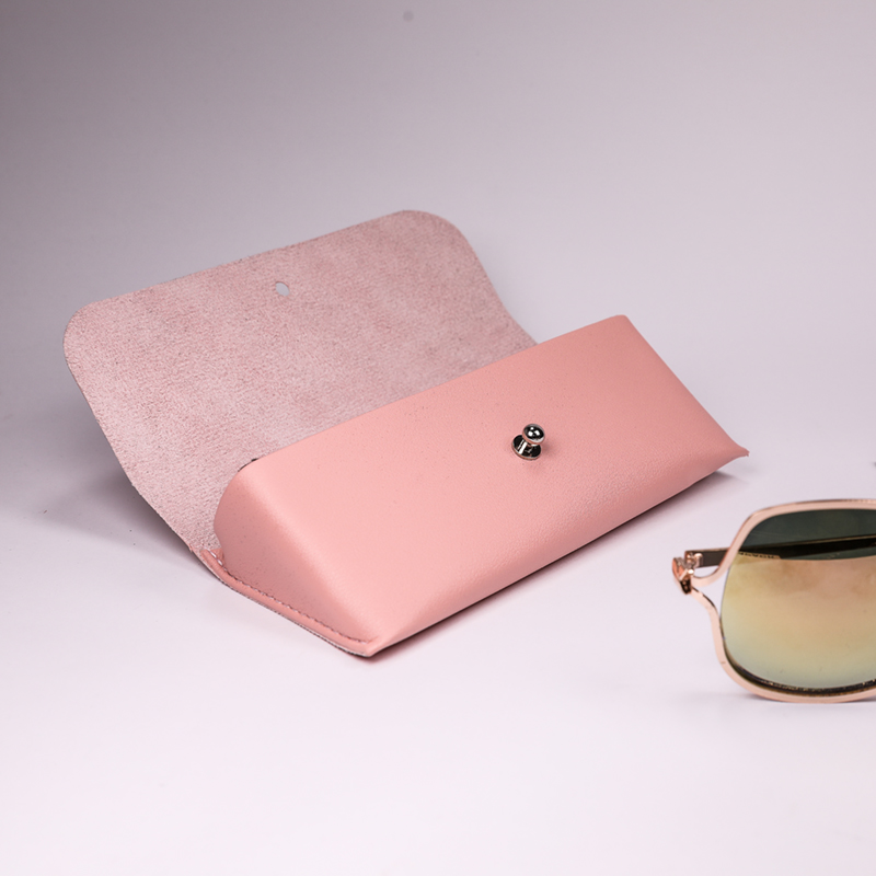 The Glasses Case Comes in Three Colors And Looks Like A Leather Bag