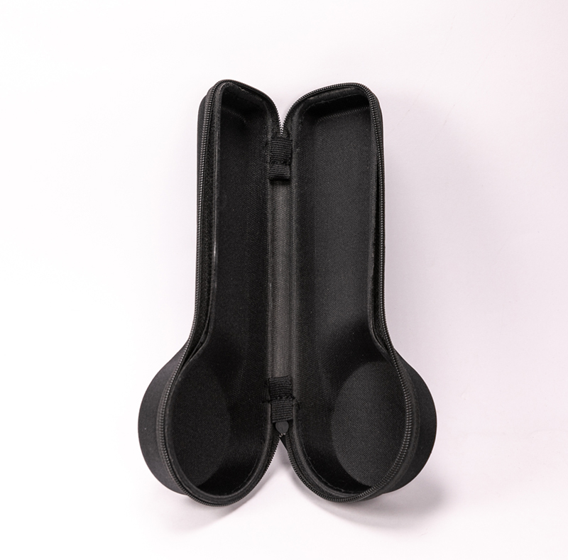The Black Zip-type Glasses Case, Which Looks Like A Whistle, Is Very Creative in Design